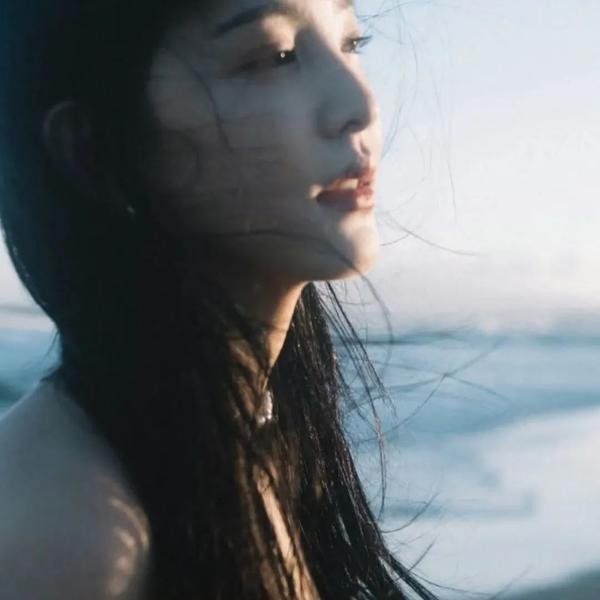 蒙娜丽莎与血月